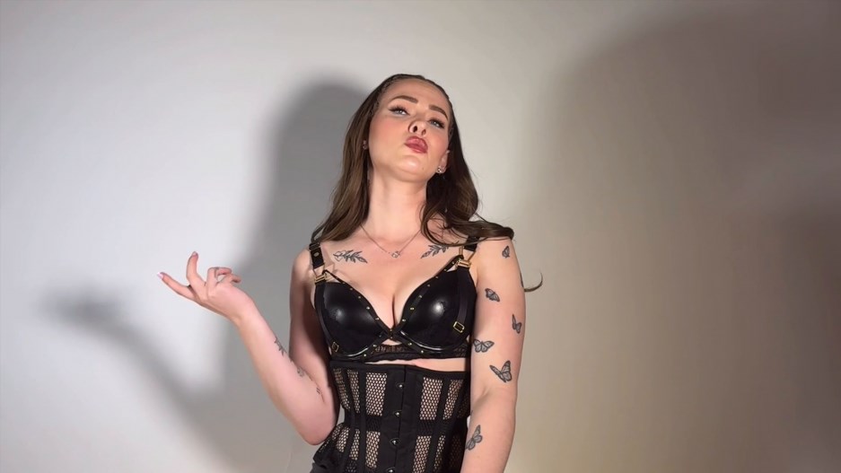 THEcherrygirl – Alpha fucks, Beta bucks